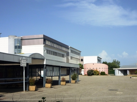 C'est parti pour le chantier de r&eacute;habilitation du coll&egrave;ge de Romans-sur-Is&egrave;re !