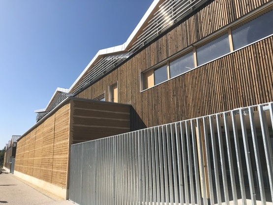 Du pis&eacute;, du bois, de la paille et du low tech pour le groupe scolaire Anita Conti au Taillan-M&eacute;doc