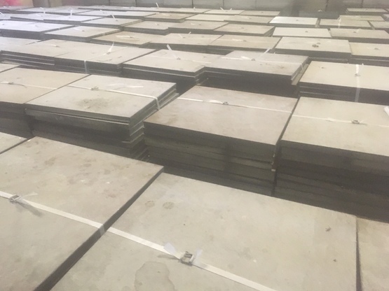 Amo&egrave;s visite l'usine de Mobius pour le r&eacute;emploi des faux-planchers
